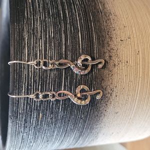 🤍3/$30 Treble Clef Rhinestone Music Earrings